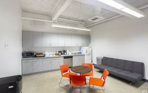 Kitchen/Lounge Area