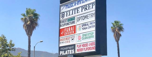 La Crescenta retail space for rent