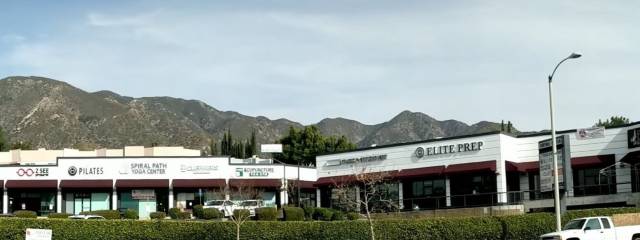 La Cresenta retail for lease